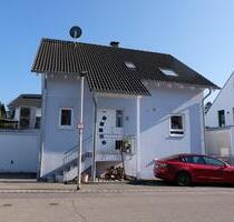 Einfamilienhaus mit Einliegerwohnung, Garage und Photovoltaik - Abstatt