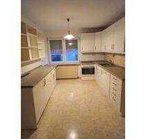 2 Familienhaus, EG-Wohnung mit mit 3 Zimmer, Küche, 2 Badezimmer - Hohenroth