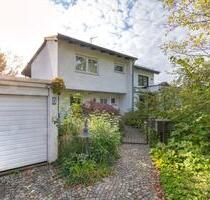 Großzügige und sonnige DHH in sehr guter und ruhiger Waldrandlage - Germering