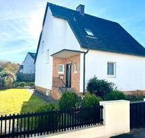 Einfamilienhaus mit Garage und Garten in ruhiger Lage, Erbpacht - Holzminden