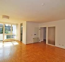 Mitten in Rüttenscheid! Schöne 3 ½ Raum-Wohnung mit Balkon und Aufzug - Essen Stadtbezirk II