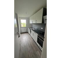 Neue Wohnung, neues Glück! Weitläufige 4-Zi.-Wohnung mit Balkon - Neuried