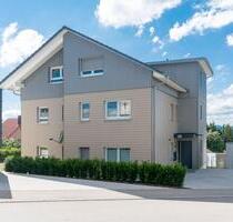 Wohnung im OG zu vermieten - 885,00 EUR Kaltmiete, ca.  112,00 m² in Aichhalden (PLZ: 78733)