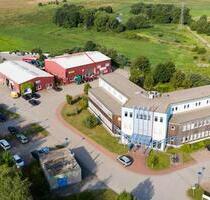 Beheizbare Gewerbehalle mit Büro und Sozialräumen in bester Lage - Waren (Müritz)