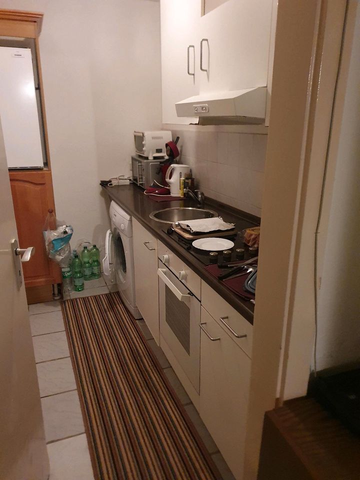 2 Zimmer, Küche, Bad voll möbliert auch an Ukrainer - Augsburg Pfersee