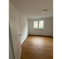 2 Zimmer Wohnung mit Terasse ab sofort - Ludwigsburg Hoheneck