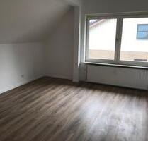 2-Zimmer-Wohnung inkl. Einbauküche, PKW-Stellplatz, Gartennutzung - Oeversee