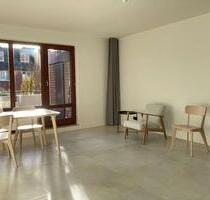 Hochwertige, geräumige Wohnung, Teilmöbliert, opt. KFZ Stellplatz - Hamburg Wandsbek