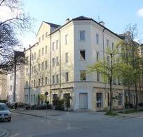 Helle und großzügige 5 ZKB Altbauwohnung im begehrten Bismarckviertel, Augsburg