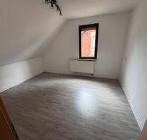 3 Zimmer DG Wohnung - 1.000,00 EUR Kaltmiete, in Göppingen (PLZ: 73037) Bruckwasen