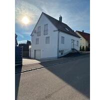 Modernes Einfamilienhaus mit viel Platz zu vermieten - Buttenwiesen