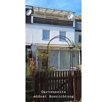 RH Neubiberg, perfekte Lage, von Privat, renovierungsbedürftig.