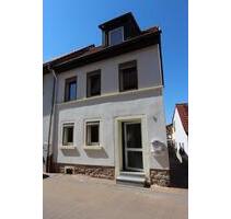 Charmantes Reiheneckhaus mit Balkon in Flonheim