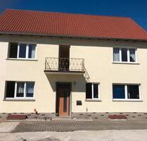 Geschäftshaus mit Laden - 1.390,00 EUR Kaltmiete, ca.  186,00 m² in Donnersdorf (PLZ: 97499)