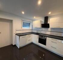 Moderne 2,5 Zimmer Wohnung mit Einbauküche & Terrasse - Eisingen