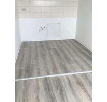 ** wir sanieren weiter!!! Familienwohnungen 4 Raum mit Balkon - außerhalb von Dessau!** - Dessau-Roßlau Brambach