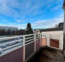 Dachgeschoss - 2-Raumwohnung mit Einbauküche + Balkon - Nähe UNI * frei - Chemnitz Bernsdorf
