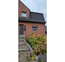 Doppelhaushälfte mit Potenzial in 45472 Mülheim - Mülheim an der Ruhr Broich