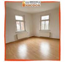 2-Zimmer-Wohnung im Dachgeschoss mit PKW-Stellplatz am Haus zu vermieten! - Zwickau Auerbach