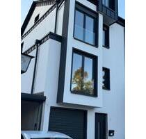 Schöne Maisonetten Wohnung mit 4 Zimmer in Düsseldorf