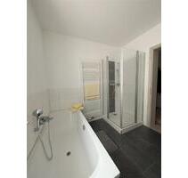 Sanierte 3-Raum-Wohnung mit Aufzug und Stellplatz direkt am Markt in Werdau!