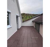 Helle 3 Zimmerwohnung mit Balkon und Garten nutzung - Brackenheim