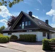 Ihre persönliche Wohlfühloase – stilvolles 4-Zi.-Doppelhaus in ruhiger Bestlage von Heide-Süderholm.