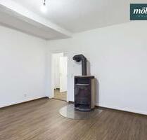 Altbaucharme - 2 Zimmer plus extra Homeoffice & extra Rückzugsraum - Petersberg