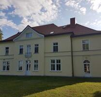 Güstrow: Große 2-Zimmer-Wohnung im Grünen