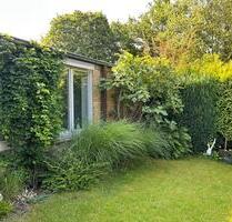 Bungalow. 3 Zimmer - 1.750,00 EUR Kaltmiete, ca.  90,00 m² in Hamburg (PLZ: 22547) Altona