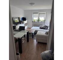 Sonnenlicht 2,5 Zimmer Wohnung mit EBK (Ffm Niederursel) - Frankfurt am Main Kalbach