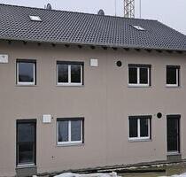 Doppelhaushälfte Erstbezug - 1.290,00 EUR Kaltmiete, in Aichen (PLZ: 86479)