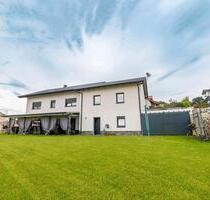 Wöhlfühl-Einfamilienhaus - 599.000,00 EUR Kaufpreis, ca.  148,00 m² in Wiesenfelden (PLZ: 94344)