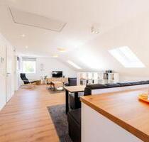 Hochwertig möblierte Wohnung mit Blick über Randersacker