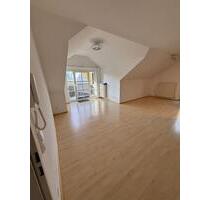 Gemütliche, lichtdurchflutete Zweizimmer-DG Wohnung zur Miete. - Passau Auerbach