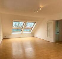 Schicke, helle Dachgeschosswohnung in begehrter Wohnlage - Bremen Schwachhausen