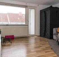 2 Zimmer Wohnung, Balkon, Küche, Bedarfsgemeinschaft geeignet - Helmstedt