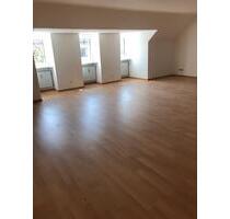 Offene und zentrale Stadt-Wohnung mitten in Selb