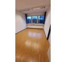 Bielefeld-Sennestadt - Büroraum 18 m² im 1. OG zu vermieten