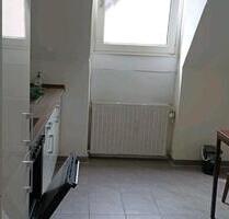 Teilmöblierte Dachgeschosswohnung zu vermieten - Essen Stadtbezirk III