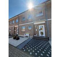 Charmantes Reihenhaus mit Garten, Garage & Balkon in Wesel