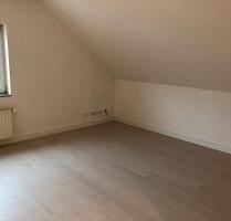 2 Zimmer Küche Bad-,Balkon-Wohnung in Schiffweiler,