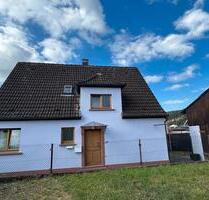 Freistehendes Einfamilienhaus mit Halle, Terrasse und Wiese - Dorfprozelten