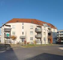 Hübsche Dachgeschosswohnung mit Balkon - Bitterfeld-Wolfen