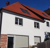 Büro-LadengeschäftPraxisräume - 800,00 EUR Kaltmiete, ca.  75,00 m² in Parsberg (PLZ: 92331)