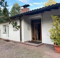 In begehrter Lage: 8-Zi. Villa im Bungalow Stil in 36110 Schlitz