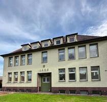 Schöne 2 Zimmer, Küche, Bad Hausmeister-EG-Wohnung ab sofort in - Hille