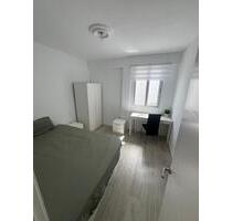 Zimmer in Valencia Wohnung - 350,00 EUR Kaltmiete, in München (PLZ: 80803) Schwabing-Freimann