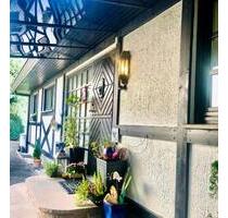 Naturnah leben, schnell in Köln – elegantes Haus mit viel Platz - Reichshof