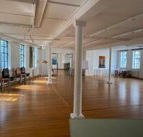 Lichtes Loft in Bahrenfeld für Körper-Energiearbeit, Seminare - Hamburg